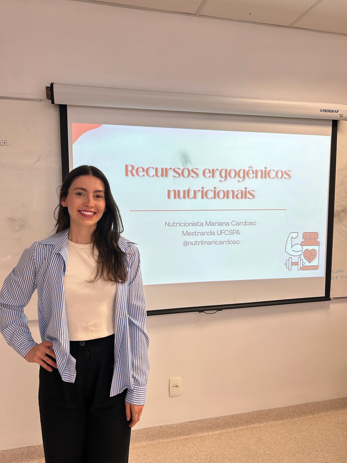 Mariana em palestra sobre nutrição